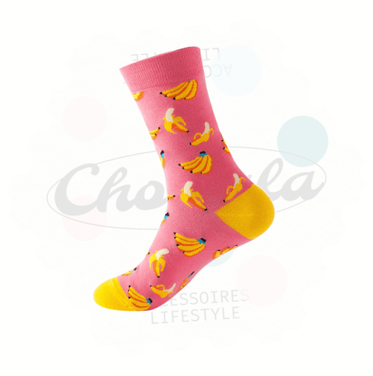 Chaussettes fantaisie aux motifs de bananes colorées sur fond rose, ajoutant une touche ludique à votre style.